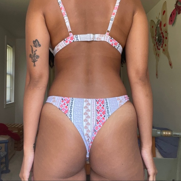 AMA BIKINIS SET - Picture 2 of 3